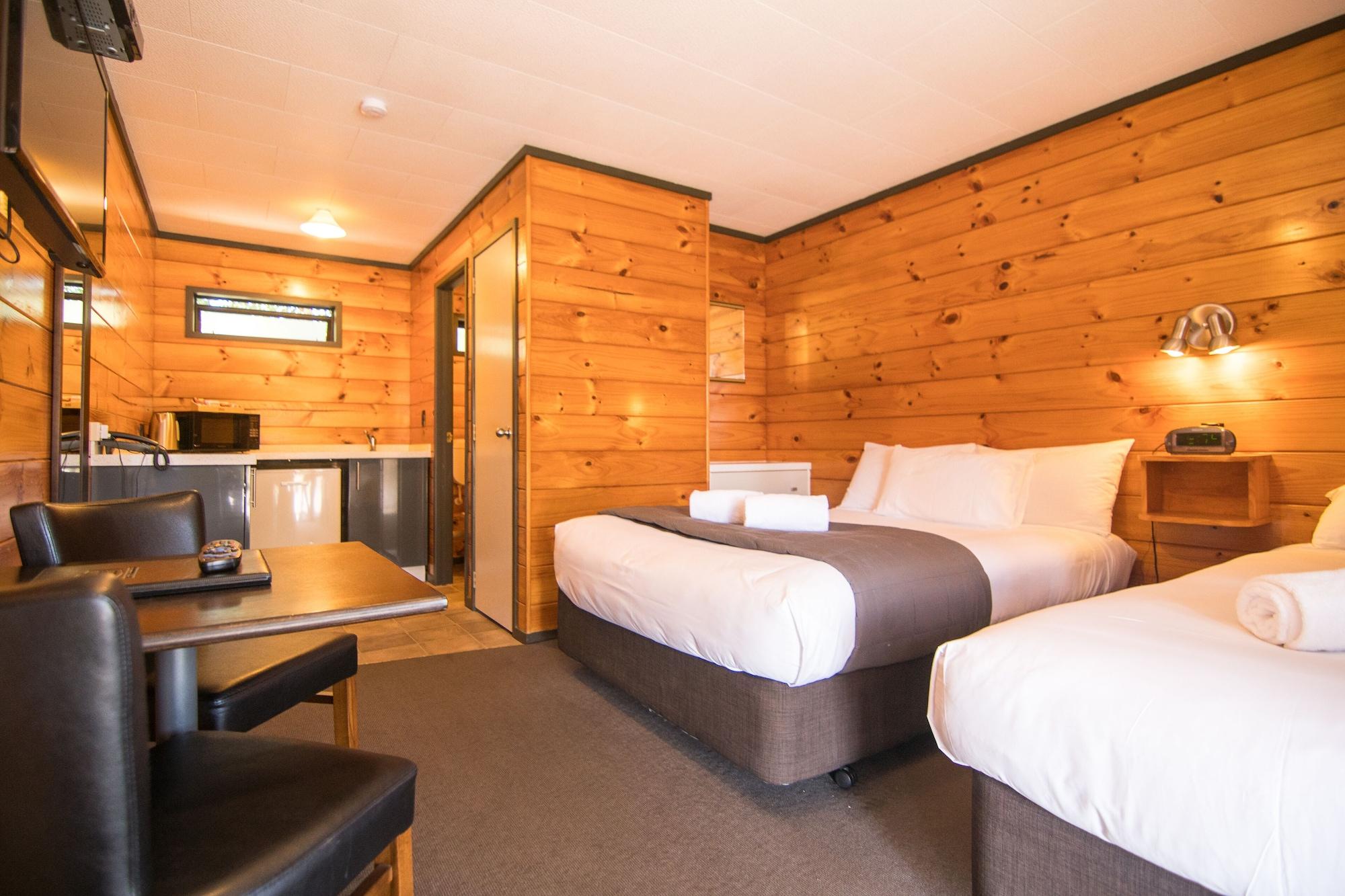 Parklands Motorlodge & Holiday Park Turangi Buitenkant foto