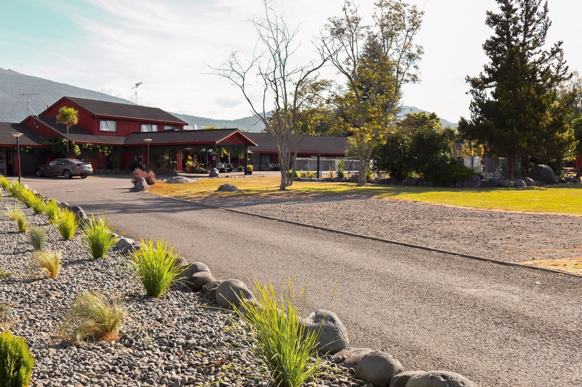 Parklands Motorlodge & Holiday Park Turangi Buitenkant foto
