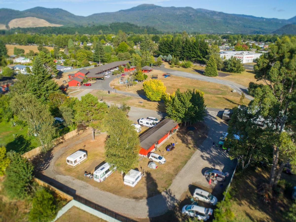 Parklands Motorlodge & Holiday Park Turangi Buitenkant foto